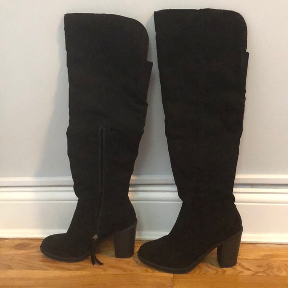 Black over-the-knee boots with heels - Picture 2 of 3